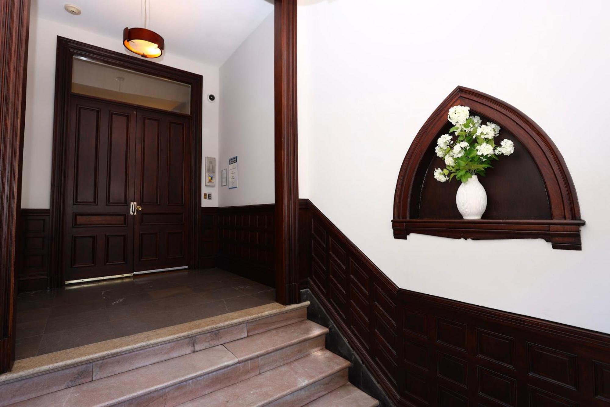 Large Stylish Newbury Street Studio W/ Kitchen Boston Exteriör bild