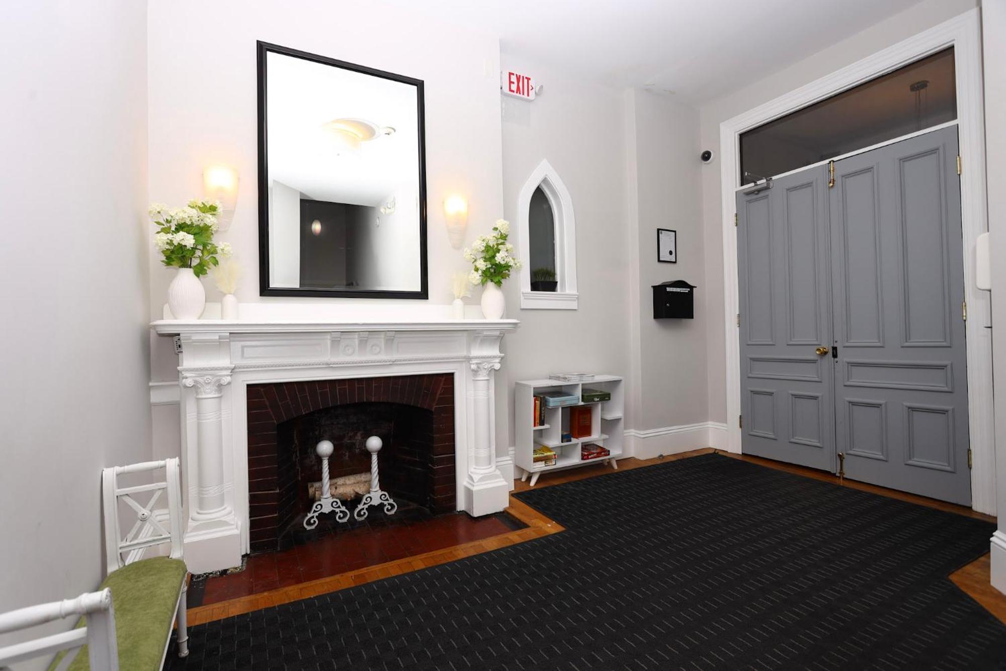 Large Stylish Newbury Street Studio W/ Kitchen Boston Exteriör bild